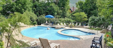 Alberca al aire libre