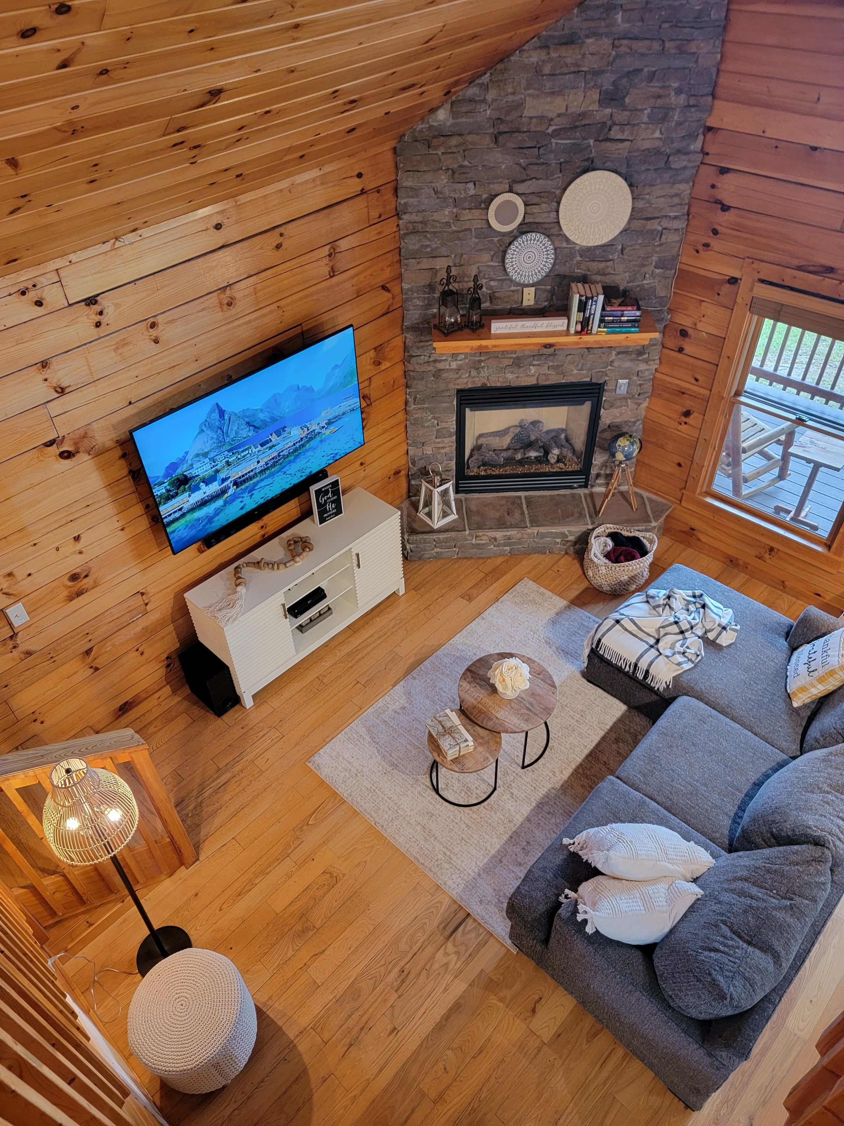 Million $ Views, Hot Tub, Fire Pit, Pool Table, Arcade Game 