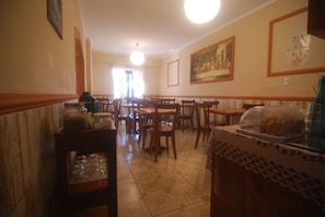 Free daily full breakfast