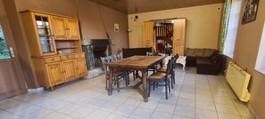 Dining - Cottage (Bon Repos sur Blavet)