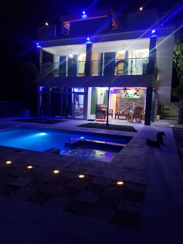 Versailles villas j.s