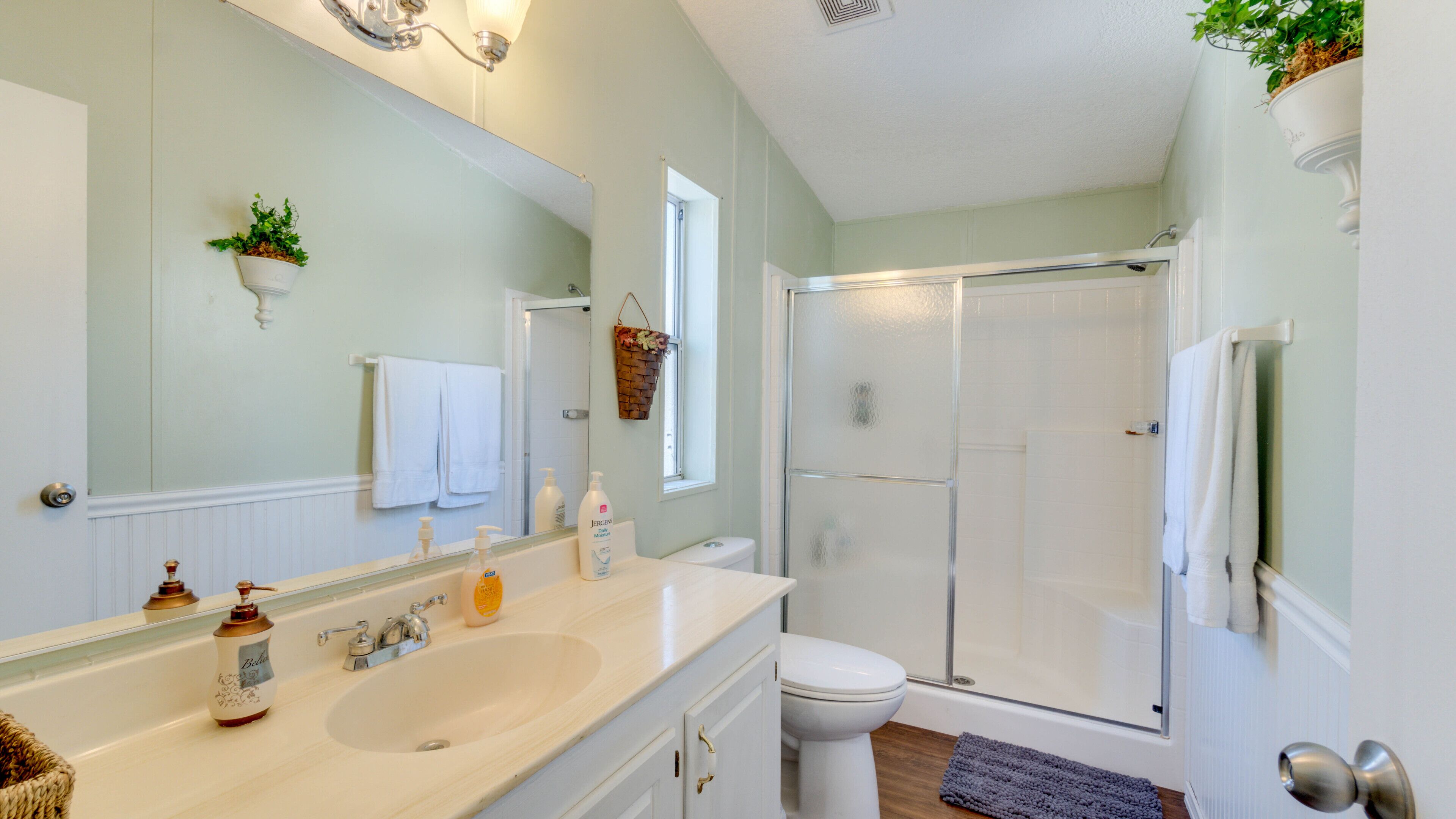 3 Bed, 2 Bath Cabin in Munds Park AZ Close To Flagstaff and Sedona