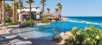 Villa La Valencia Beach Resort Los Cabos