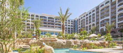 Kolam renang outdoor