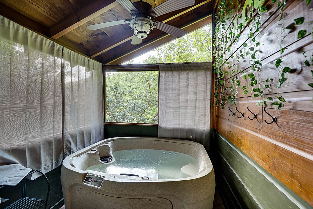 Pigeon Forge - Smoky Time Out - 2 Bedroom - Sleeps 4