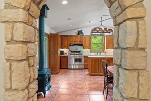 微波炉、烤箱、炉灶、洗碗机