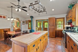 微波炉、烤箱、炉灶、洗碗机