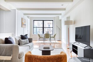 Fernseher, Stereoanlage