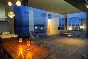 设计公寓式客房, 无烟房 (for 6 Adults and 2 Children) | 2 多间卧室、办公桌、免费 WiFi、床单