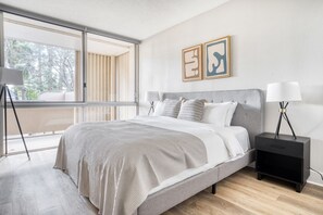 2 bedrooms, iron/ironing board, WiFi, bed sheets - Modern Palo Alto 2BR w/ Pool & Gym, near FB & Google, by Blueground (South Bay)
