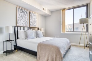 2 quartos, ferros/tábuas de passar roupa, Wi-Fi, roupa de cama