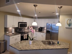 Fridge, microwave, oven, stovetop - Grand Panama Resort beautiful condo (Panama City Beach)