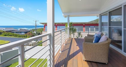 Laze @ Lighthouse - modern family home with views and pool