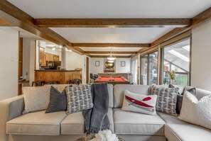 Smart TV, fireplace, ping pong