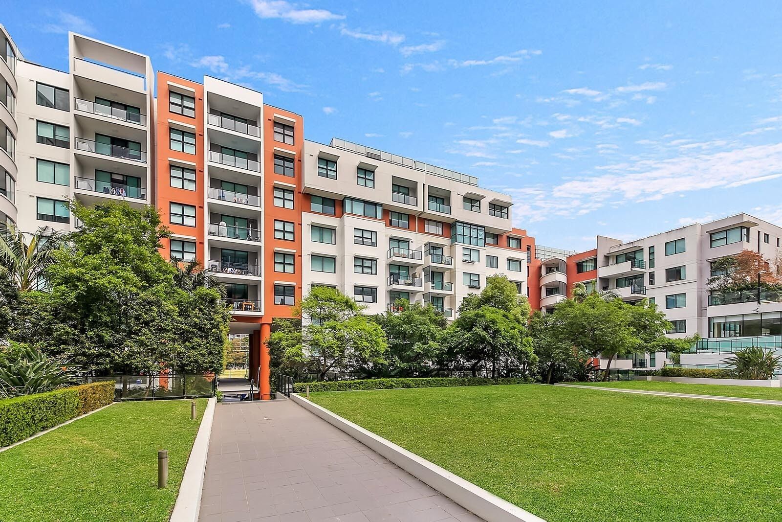 Covert to 3 Bedroom  Unit in Ultimo. 