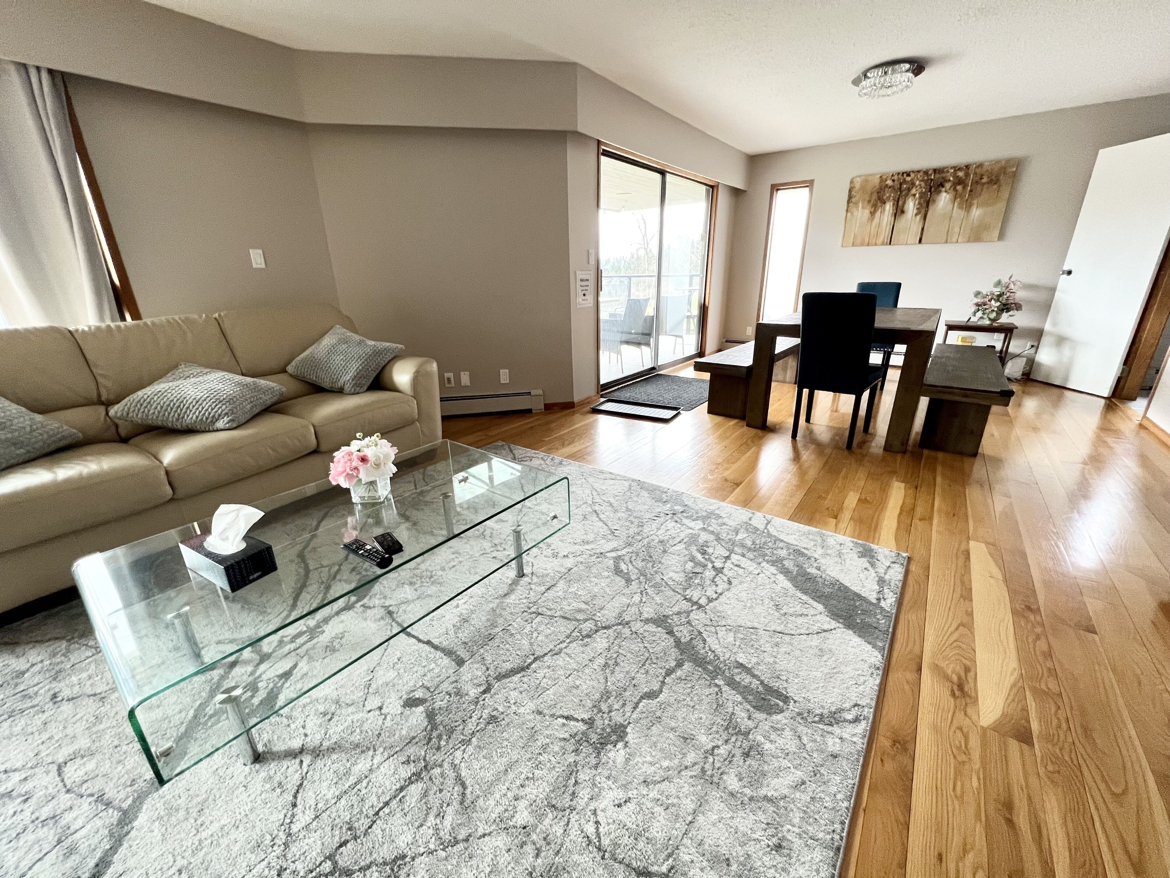 💫🏡6 bedroom/3.5 bath home private acreage parkings