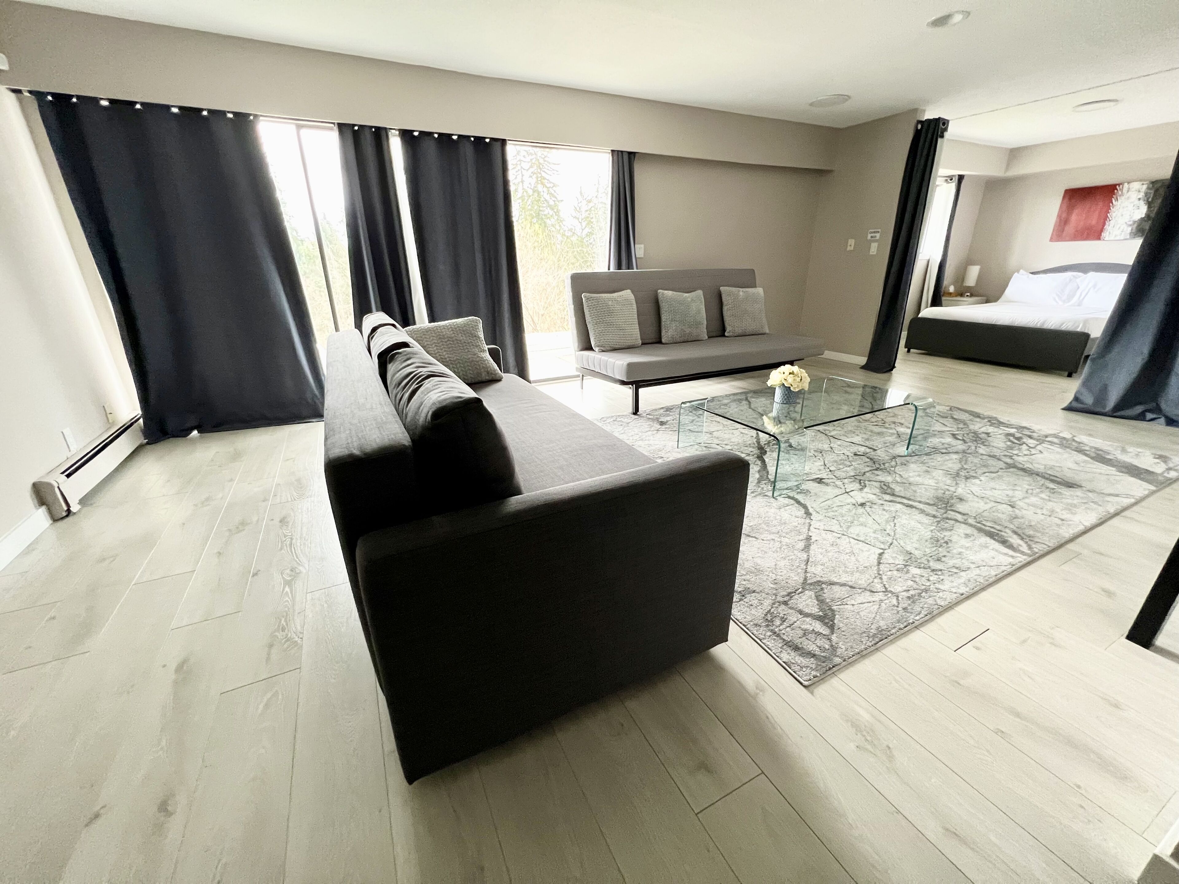 6 Bedroom/3.5 Bath Home Private Acreage Parkings - Abbotsford