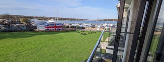 Folly View -  First floor apartment that sleeps 4 guests  in 2 bedrooms