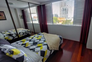 2 bedrooms, iron/ironing board, free WiFi, bed sheets