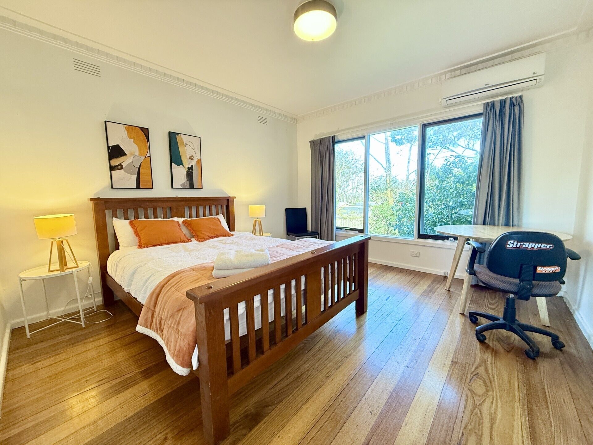 4 slaapkamers, een strijkplank/strijkijzer, wifi, beddengoed