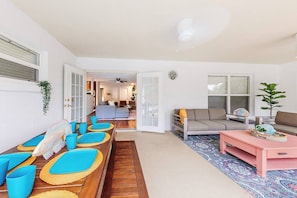 Interior - Vacation Home 3 beds 2 bathrooms 5 miles to Disney Springs.  7 Minutes to Disney (Kissimmee)