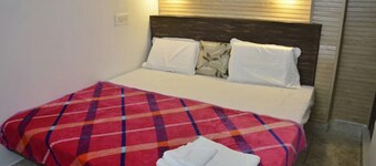 Goroomgo Kanha Inn Lucknow