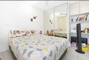 1 bedroom, bed sheets