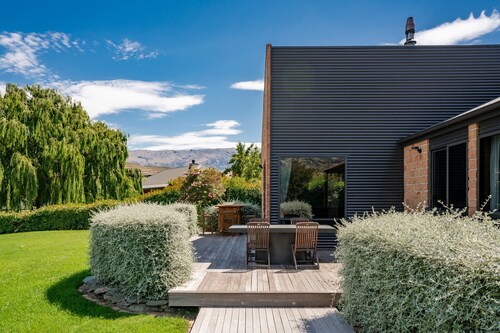 Edgewater Escape - Cromwell Holiday Home