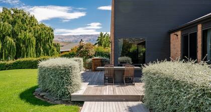 Edgewater Escape - Cromwell Holiday Home