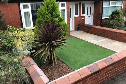 House - Sleeps 5 - Pet Friendly - Garden - Parking