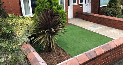 House - Sleeps 5 - Pet Friendly - Garden - Parking