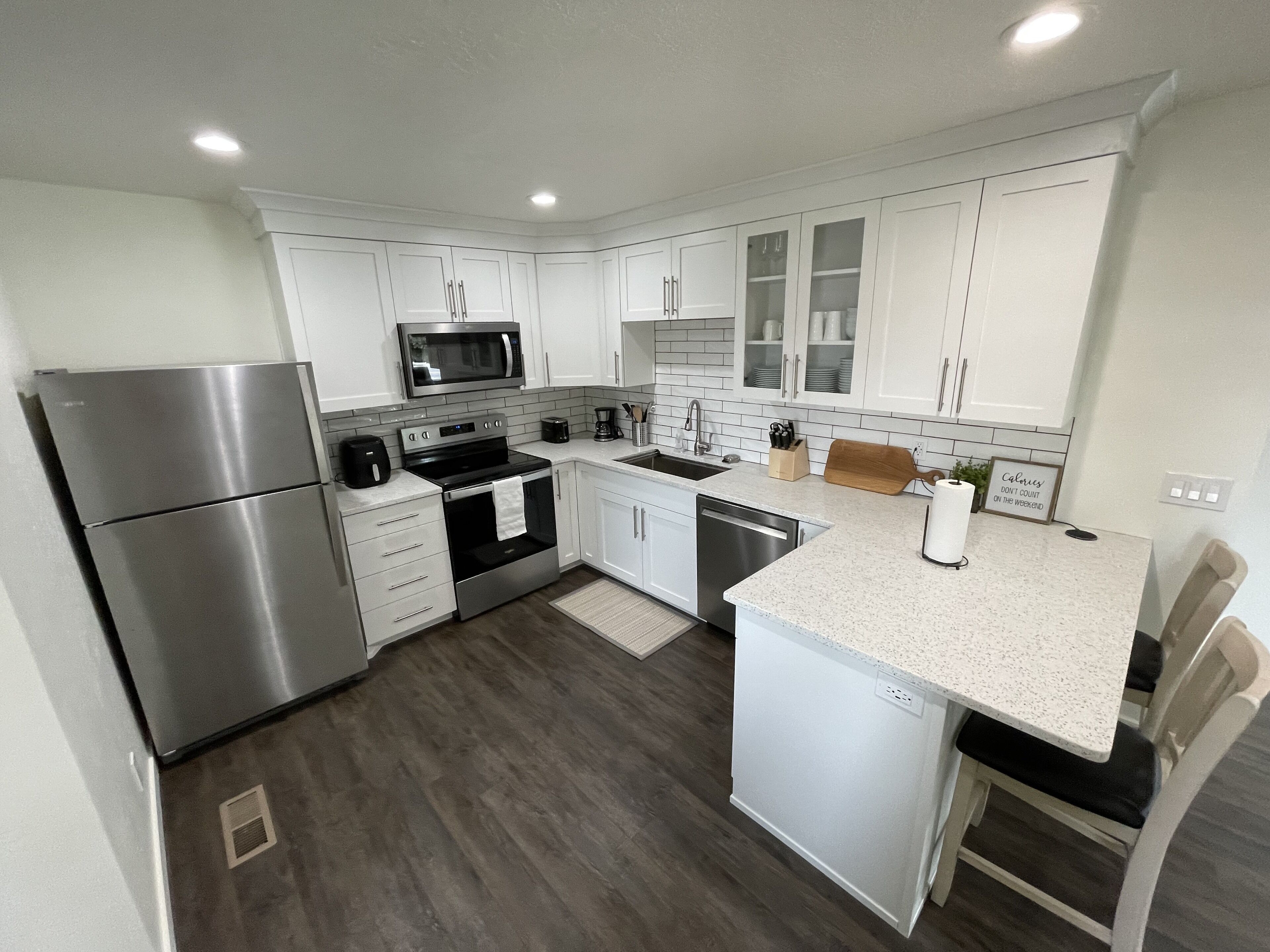 Quiet and modern 2 bed 1 bath apartment with changing sand table