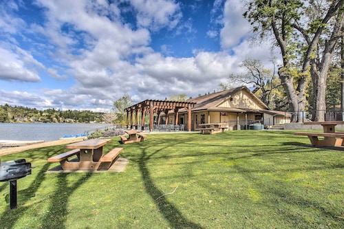 ‘Hiker’s Escape’ Home Near Beach, Golf & Yosemite