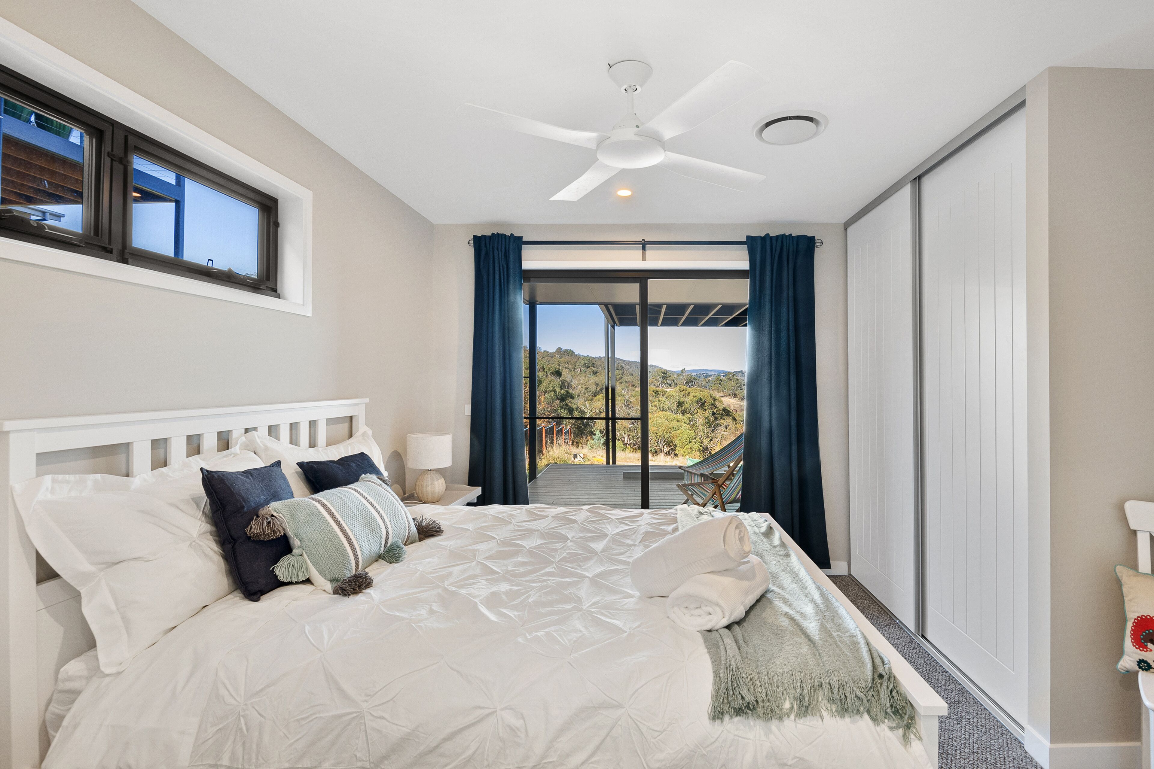 3bed 3bath house with lake views. 10mins from Jindabyne. 30 mins to ski tube — image 24