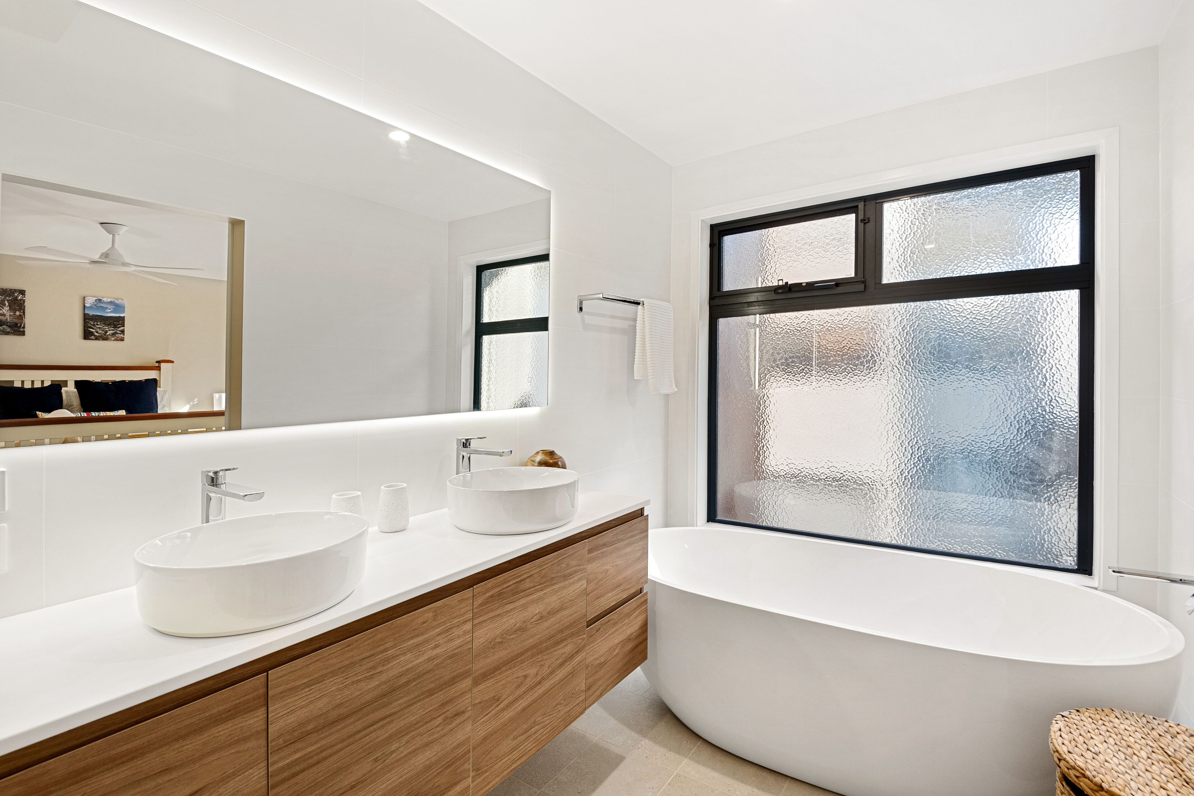 3bed 3bath house with lake views. 10mins from Jindabyne. 30 mins to ski tube — image 21