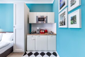 Fridge, microwave, stovetop, toaster