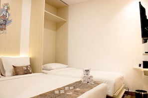 Desk, laptop workspace, soundproofing, free WiFi - Cordia Hotel Banjarmasin - Hotel Dalam Bandara (Banjarbaru)