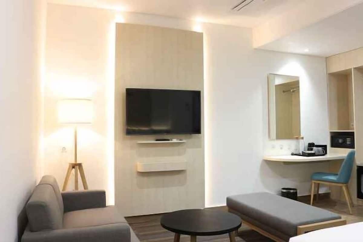 Televisión LED de 32 pulgadas con canales por cable y televisión