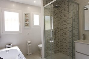 Bathtub, hair dryer, towels - Annette - Albir, Albir, Costa Blanca (Albir)