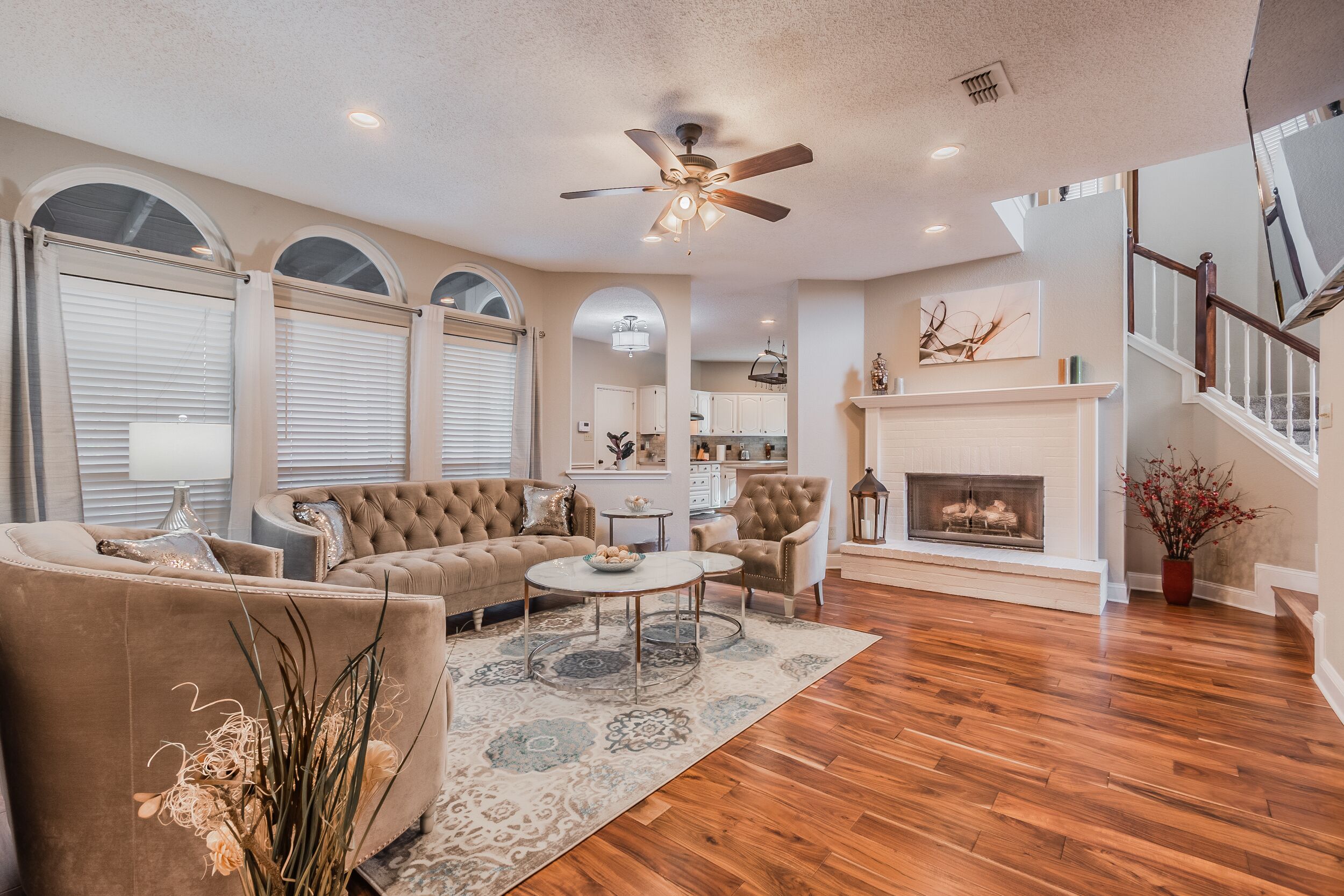 Stunning, Modern, Spacious Getaway,2 game rooms, Pool/Hot tub