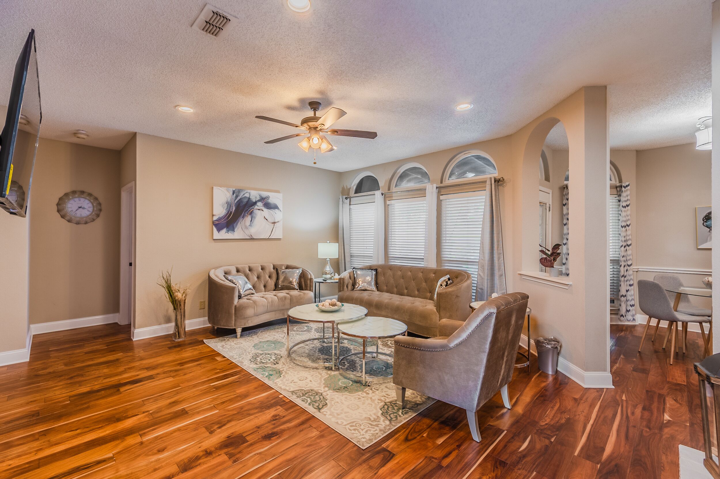 Stunning, Modern, Spacious Getaway,2 game rooms, Pool/Hot tub