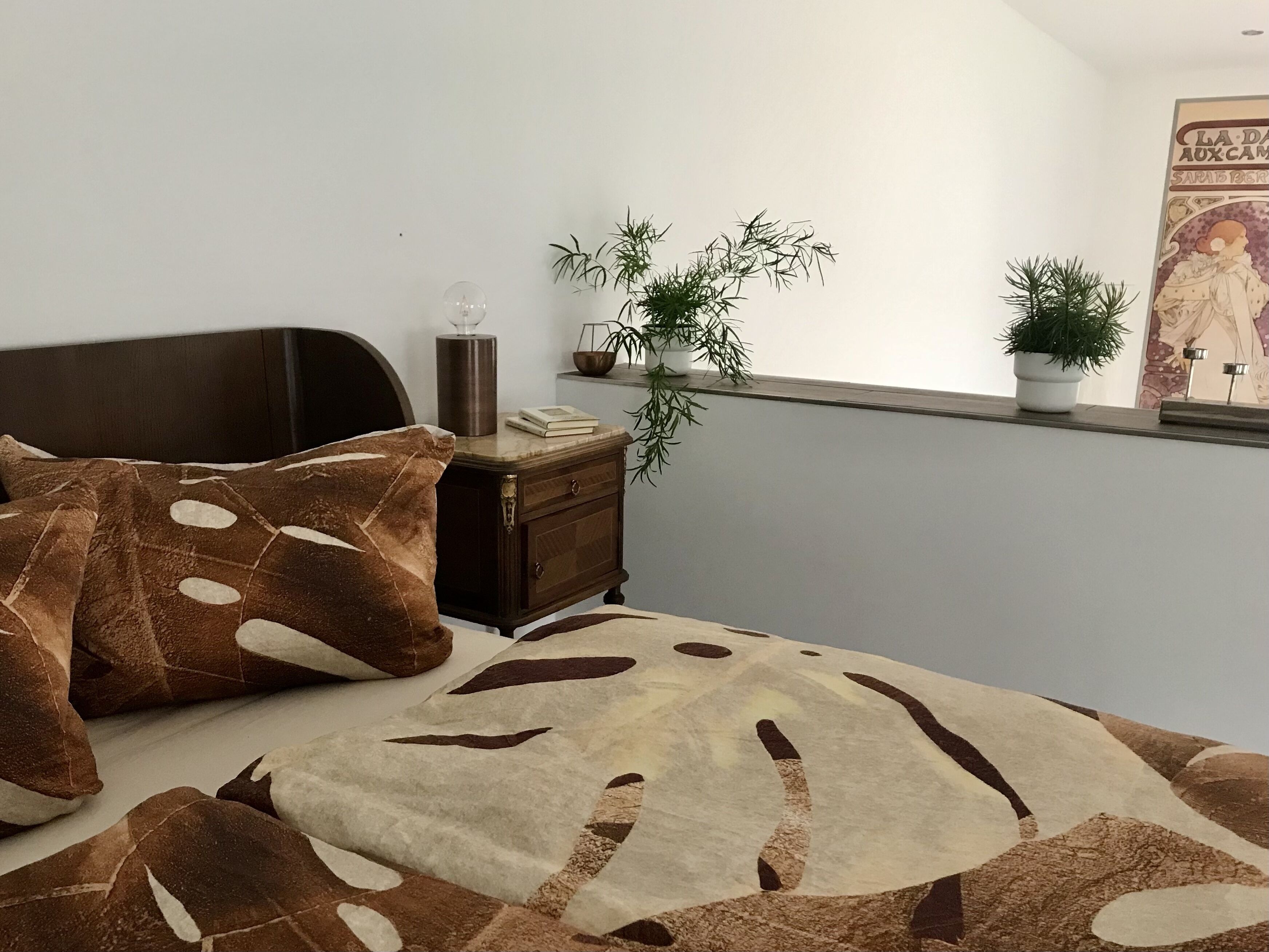 romantic hideaway overlooking the vineyards