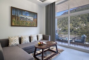 行政客房 | 客房内保险箱、笔记本电脑工作区、熨斗/熨板、免费 WiFi