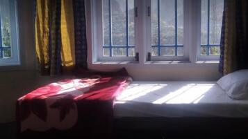 Quarto casal standard | Wi-Fi de cortesia, roupa de cama