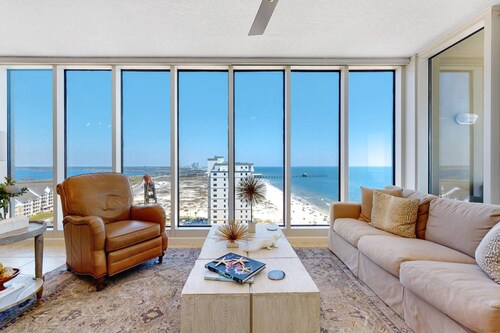 The Colonnades 1401 ~ East Corner Unit, Pool, Hot Tub, Fitness + $400 in FREE Activities Daily