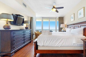 4 bedrooms, iron/ironing board, internet, bed sheets