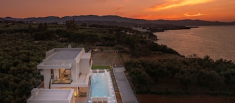 Oresteia Presidential Villa, a Legendary Retreat