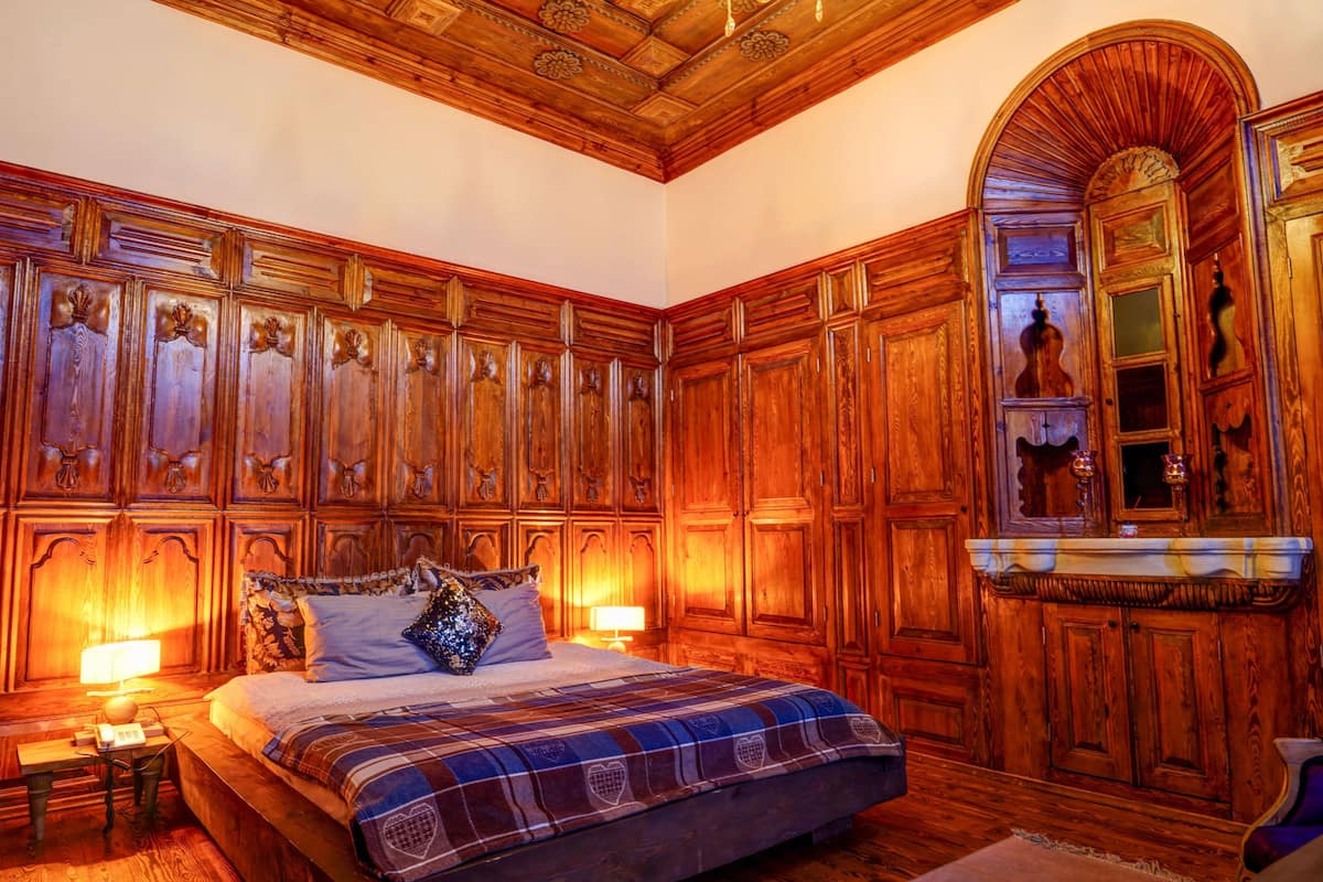 Premium Room | 2 bedrooms, premium bedding, in-room safe, individually furnished
