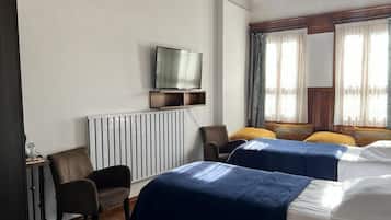 Quarto duplo standard, para fumantes, vista para a montanha | 2 quartos, roupas de cama premium, cofres nos quartos