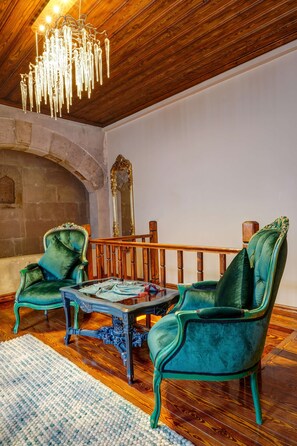 Premium Room | 2 bedrooms, premium bedding, in-room safe, individually furnished
